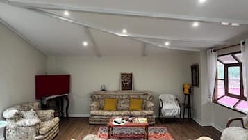 Classic Room | Living room