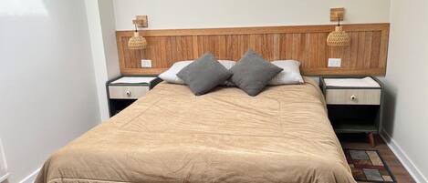 Individually decorated, laptop workspace, iron/ironing board, free WiFi