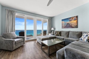 TV - 3 Bedroom Gulf View Condo • Pools, Hot Tubs & Beach Access (Panama City Beach)