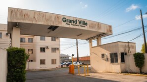 Exterior - Cozy apartment close to several beaches. Accepts pets. (Palhoça)