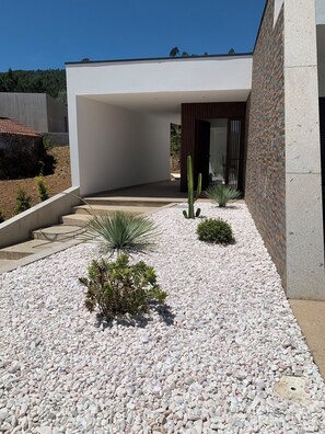 Exterior detail - Casa Alto Horizonte - Ponte de Lima (estoraos)