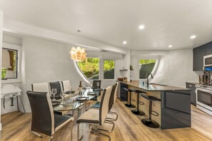 Microwave, oven, stovetop, dishwasher - The Iconic Vail Dome, 7 Bedrooms in Vail (Vail)