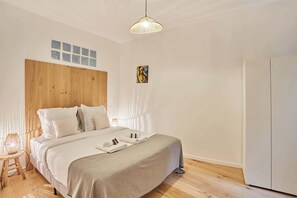 1 chambre, fer et planche à repasser, Wi-Fi, draps fournis