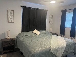 Iron/ironing board, free WiFi, bed sheets