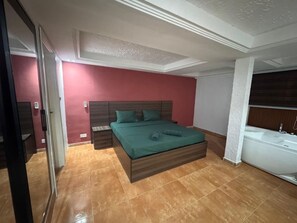 Iron/ironing board, Internet, bed sheets - Atypical & Modern Duplex (Dakar)