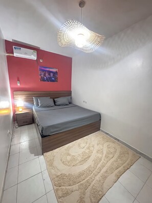 Iron/ironing board, Internet, bed sheets - Atypical & Modern Duplex (Dakar)