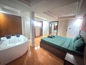 Iron/ironing board, Internet, bed sheets - Atypical & Modern Duplex (Dakar)
