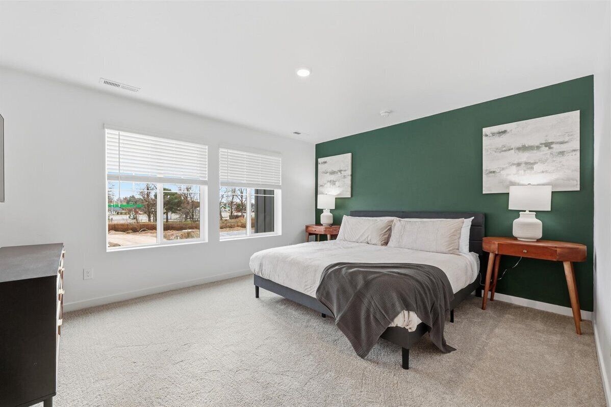 Tabla de planchar con plancha, cuna de viaje y wifi gratis 