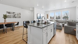 Interior - Near Eagle Island | Pool | 2 King Beds | Parking | Smart TV (Eagle)