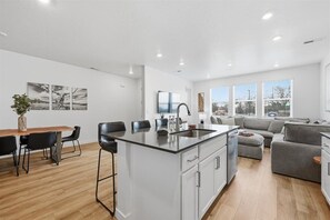 Interior - Near Eagle Island | Pool | 2 King Beds | Parking | Smart TV (Eagle)