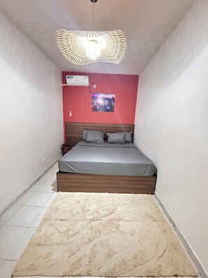 1 bedroom, iron/ironing board, internet, bed sheets