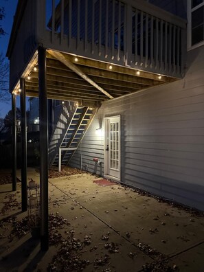 Exterior detail - Modern 1-bedroom Apt - Close to KSU & Wellstar - Pet Friendly (Marietta)