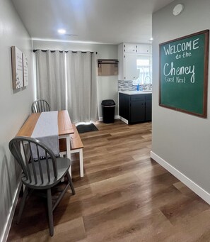 Dining - Charming 1-bedroom condo with AC in cozy Cheney. (Cheney)