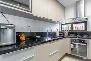 Private kitchen - Bangalô Luxo-Piscina-Eco Resort-SH134 (Tamandaré)