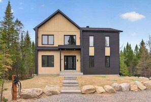 Exterior - Villa sur le Lac - Private Spa & Waterfront (Shannon)