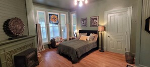 Bügeleisen/Bügelbrett, kostenloses WLAN, Bettwäsche