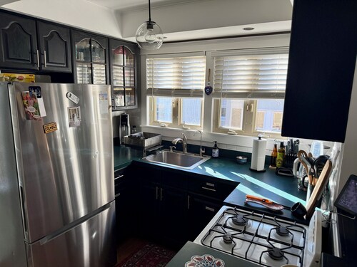 Modern & Cozy - King Bed - 30 mins
NYC - Sleeps 3 - Fitnes Equipment