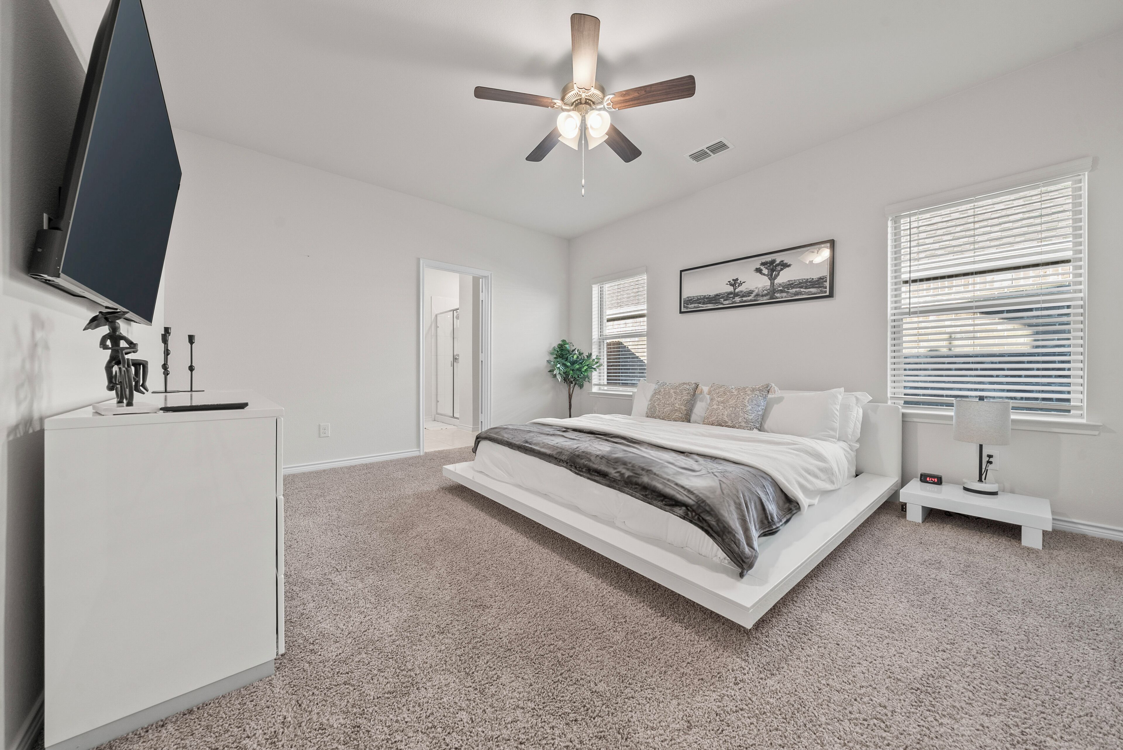 Vila, acessível para pessoas com deficiência física, para não fumantes | Ferros/tábuas de passar roupa, Wi-Fi de cortesia