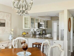 Dining - Charming 2-bedroom villa on Beautiful Seabrook Island (Johns Island)