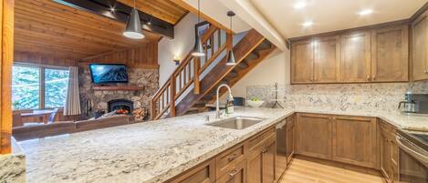 Mikrowelle, Ofen, Herdplatte, Geschirrspüler