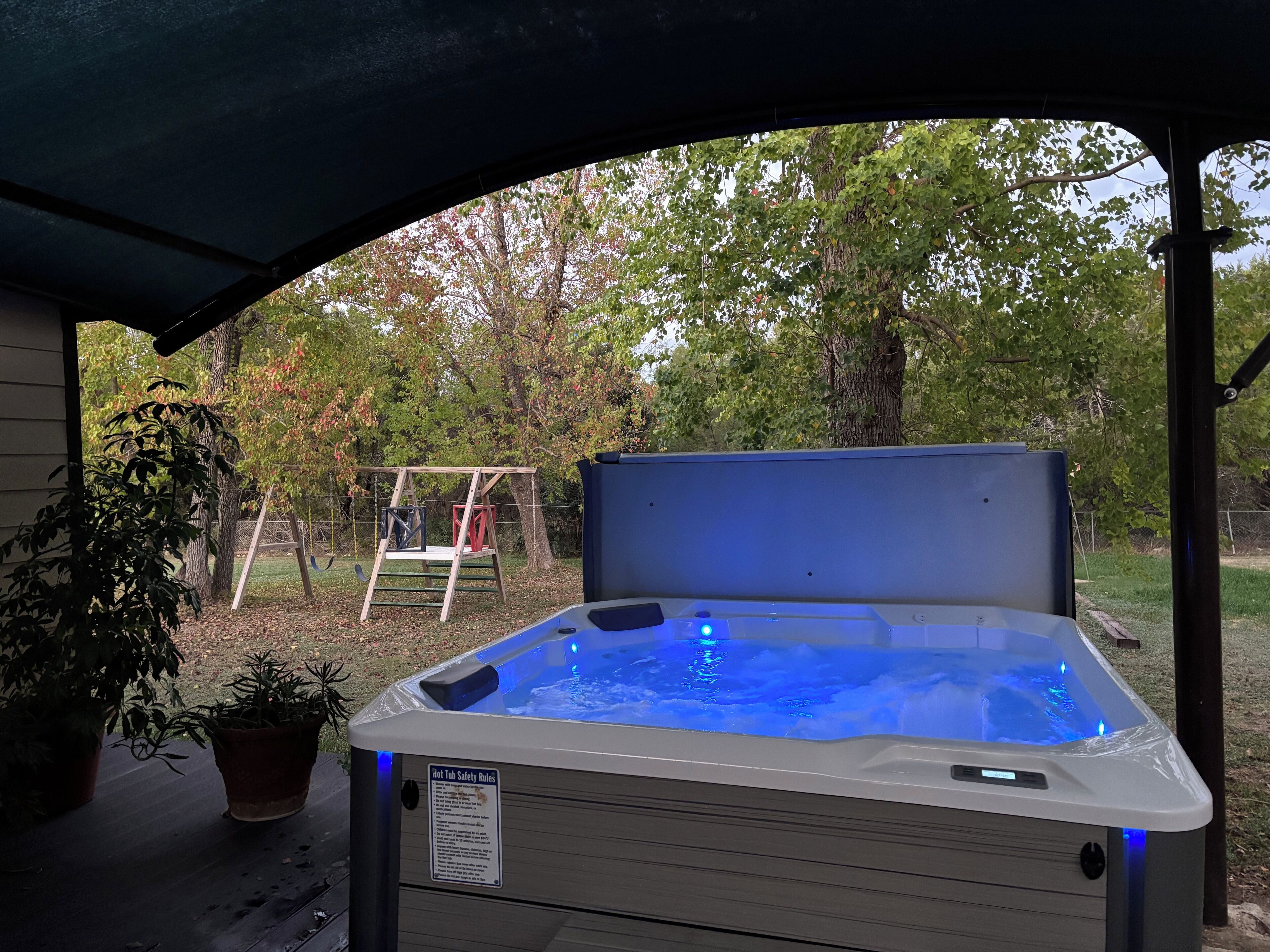 Outdoor spa tub
