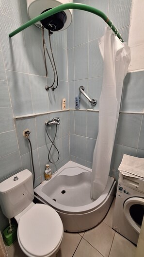 Bathroom - Cozy Studio with Loft Bed & Parking, AC, WiFi, TV, (Podgorica)