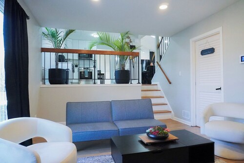 Cul de sac jacuzzi home