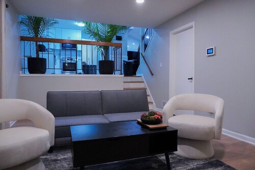 Cul de sac jacuzzi home