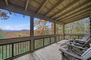 Property grounds - Secluded Cabin in Aska Adventure Area (Cherry Log)