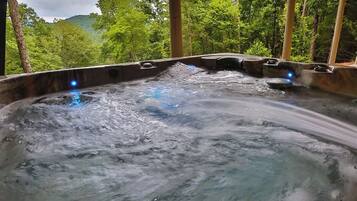 Tina de hidromasaje al aire libre