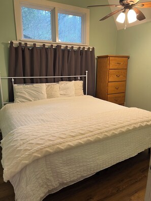 WiFi, bed sheets - Cozy home in beautiful Dahlonega Georgia (Dahlonega)