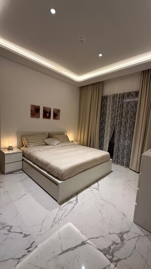 Iron/ironing board, WiFi, wheelchair access - Cozy 1-bedroom apartment with AC in awesome Dubai (Dubai)