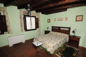 Chambre Double Confort, balcon, vue ville | Bureau, espace de travail pour ordinateur portable, Wi-Fi gratuit