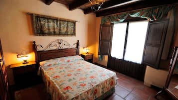 Desk, laptop workspace, free WiFi