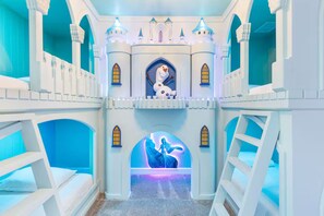 Iron/ironing board, WiFi, bed sheets - Happiest Stay on Earth 9BR w/ Pool, Arcade & Loft (Four Corners)