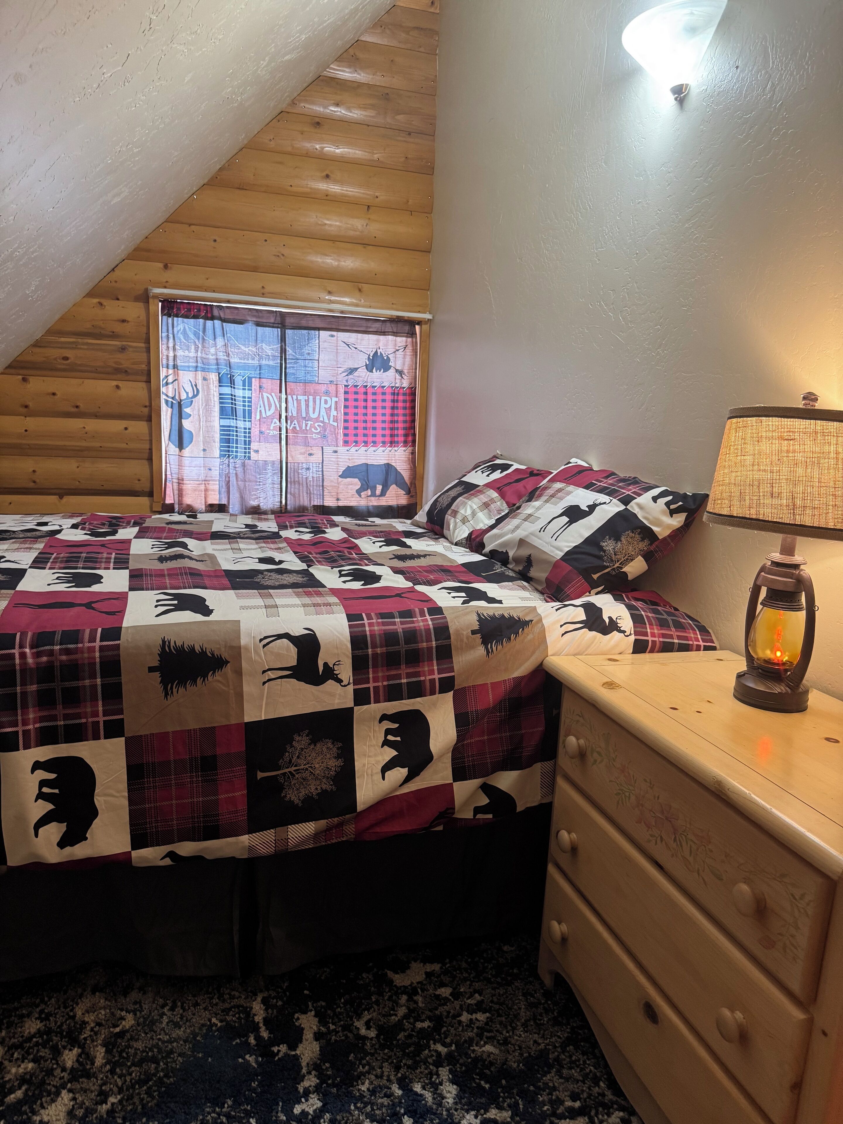 3 slaapkamers, een strijkplank/strijkijzer, wifi, beddengoed