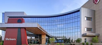 Artful Central West End 2BR w/Balcony and Backyard Near Forest Park, BJC & WashU