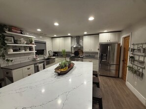 Private kitchen - Après Ski - 3-bedroom home in Park City, pet friendly, 3+ miles from the resort. (Park City)