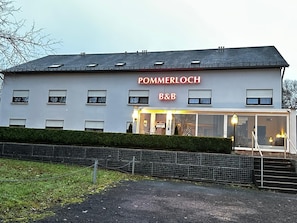 Front of property - Bed & Breakfast Pommerloch (Wanseler)