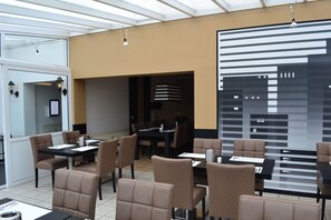 Free daily buffet breakfast - Bed & Breakfast Pommerloch (Winseler)