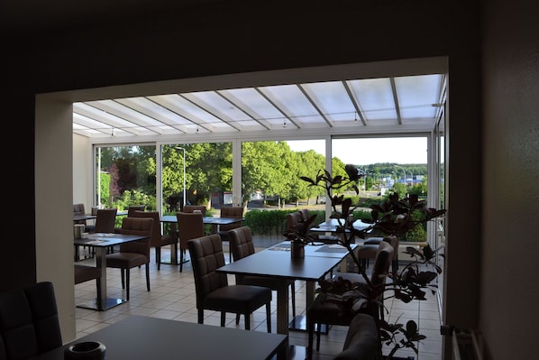 Free daily buffet breakfast - Bed & Breakfast Pommerloch (Winseler)