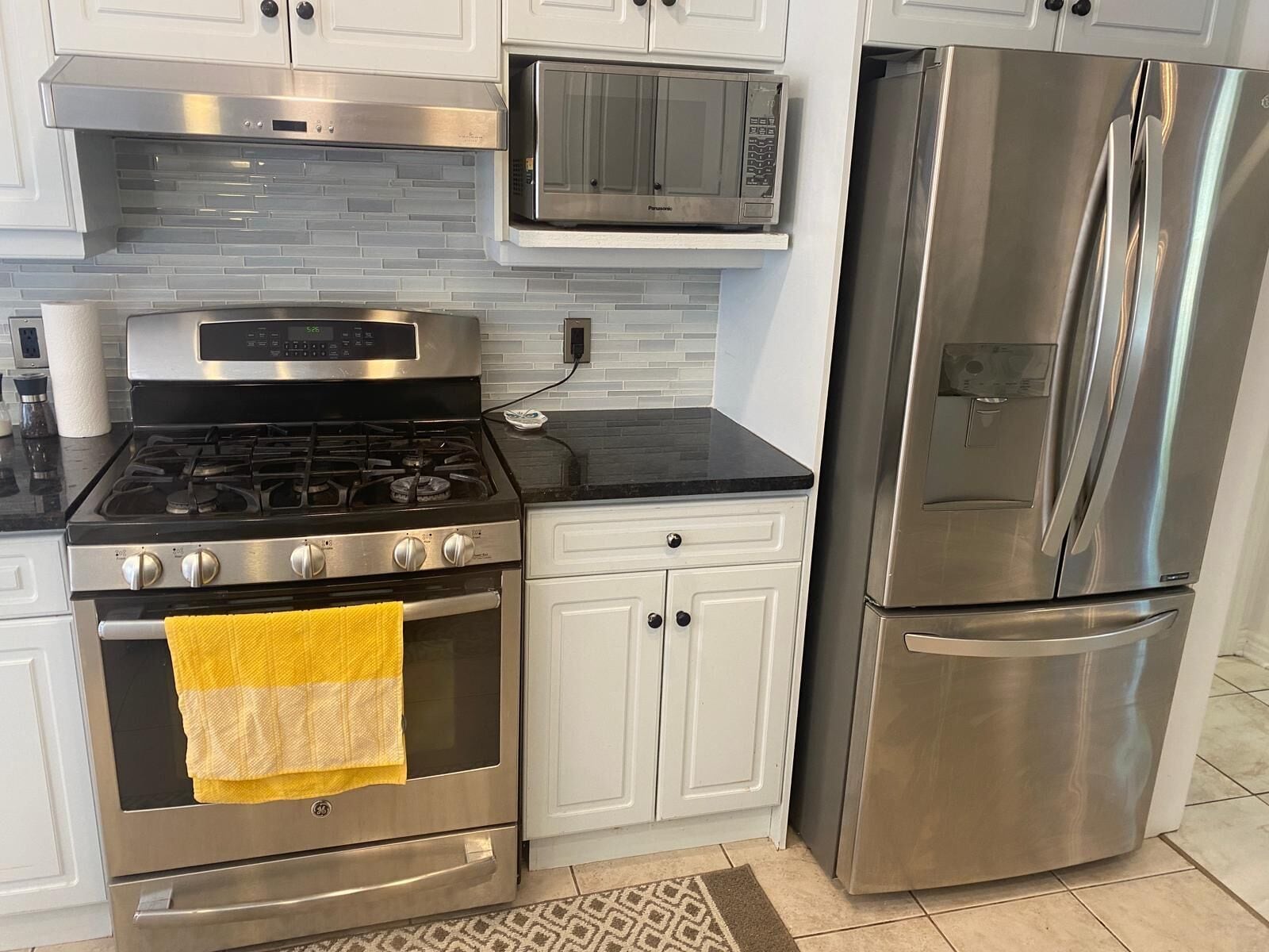 Microondas, horno, parrilla de estufa y lavavajillas 