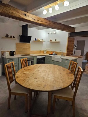 Mikrowelle, Ofen, Herdplatte, Geschirrspüler