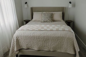 Iron/ironing board, WiFi, bed sheets - Enjoyable 4-bedroom house 2 minutes from the Famous Port royal speed (Mifflintown)