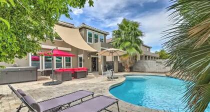 Spacious 5-bedroom house w/Heated Pool, Hot Tub & Movies!