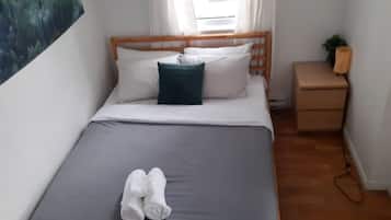 Escrivaninha, Wi-Fi, roupa de cama