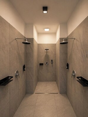 Bathroom shower - Berlin Sleep Club (Berlin)