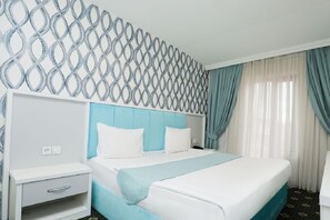 Habitació doble | Roba de llit d'alta qualitat, escriptori, wifi gratuïta i roba de llit 