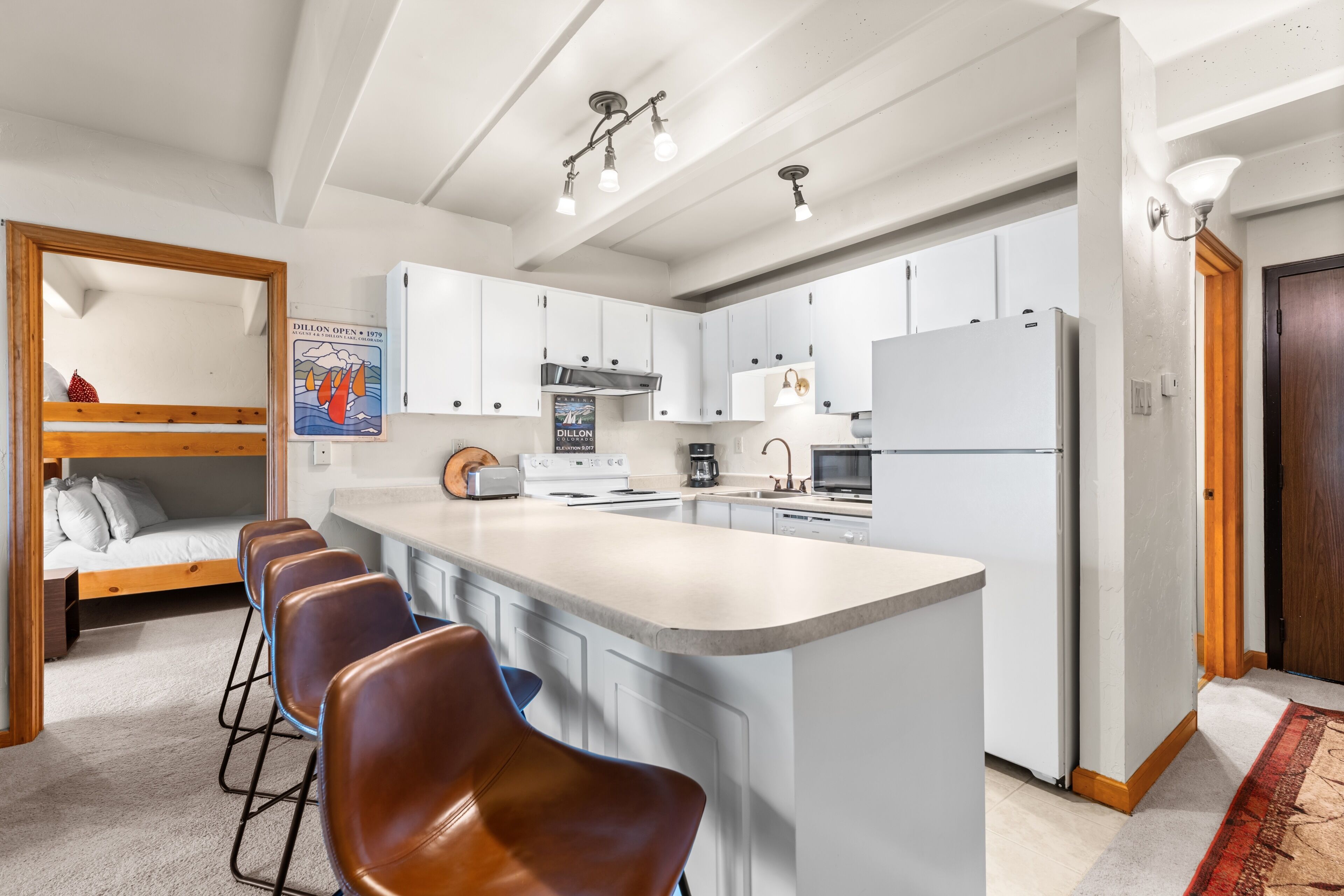 Condo (2 Bedrooms) | Property amenity