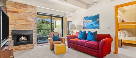Condo (2 Bedrooms) | Front of property